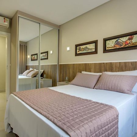 דירות בומבינאס Residencial Casa Flora מראה חיצוני תמונה
