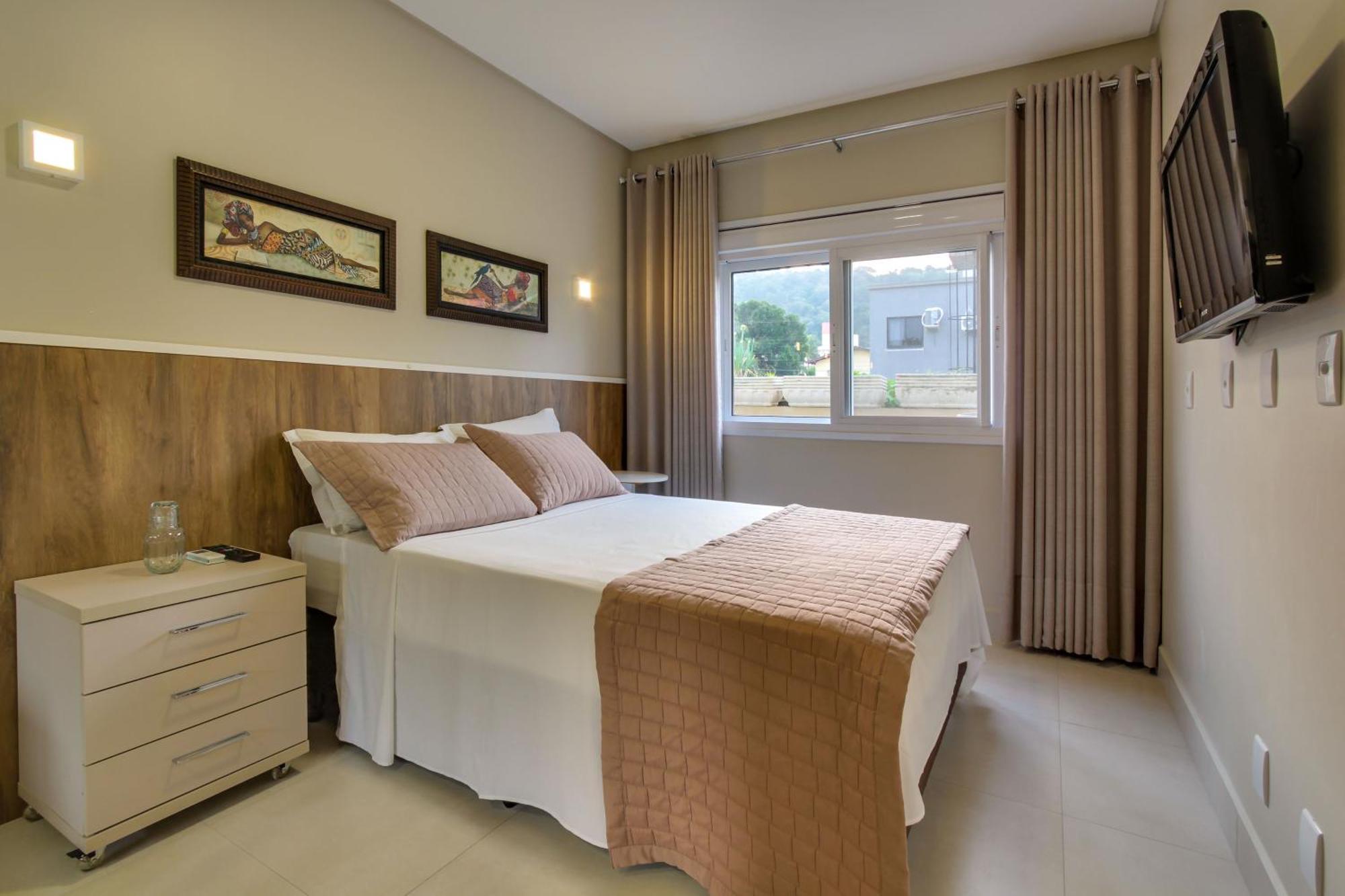 דירות בומבינאס Residencial Casa Flora מראה חיצוני תמונה
