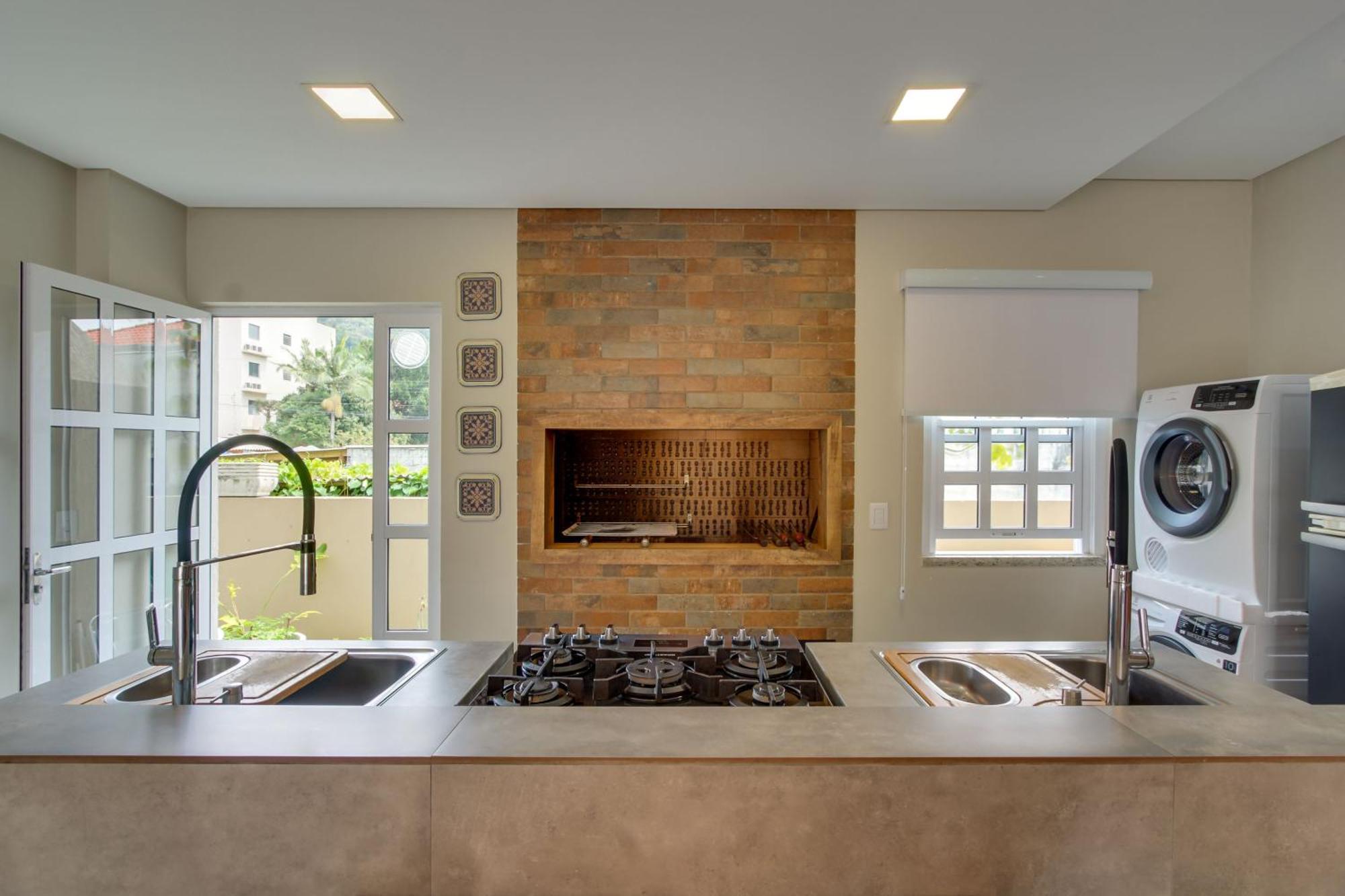 דירות בומבינאס Residencial Casa Flora מראה חיצוני תמונה
