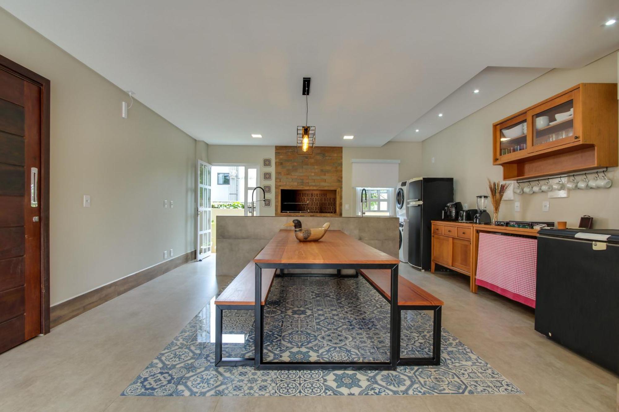 דירות בומבינאס Residencial Casa Flora מראה חיצוני תמונה