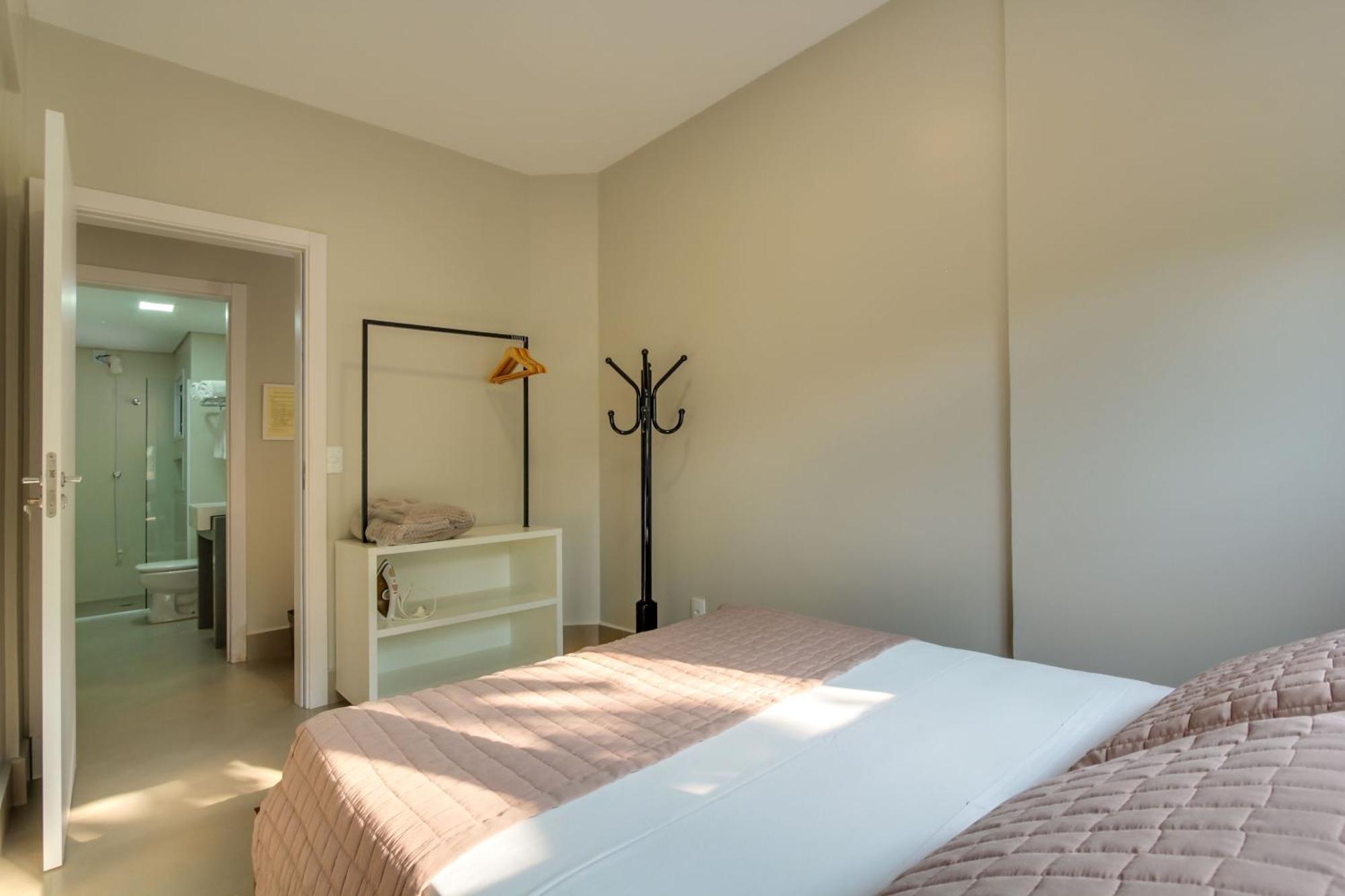 דירות בומבינאס Residencial Casa Flora חדר תמונה