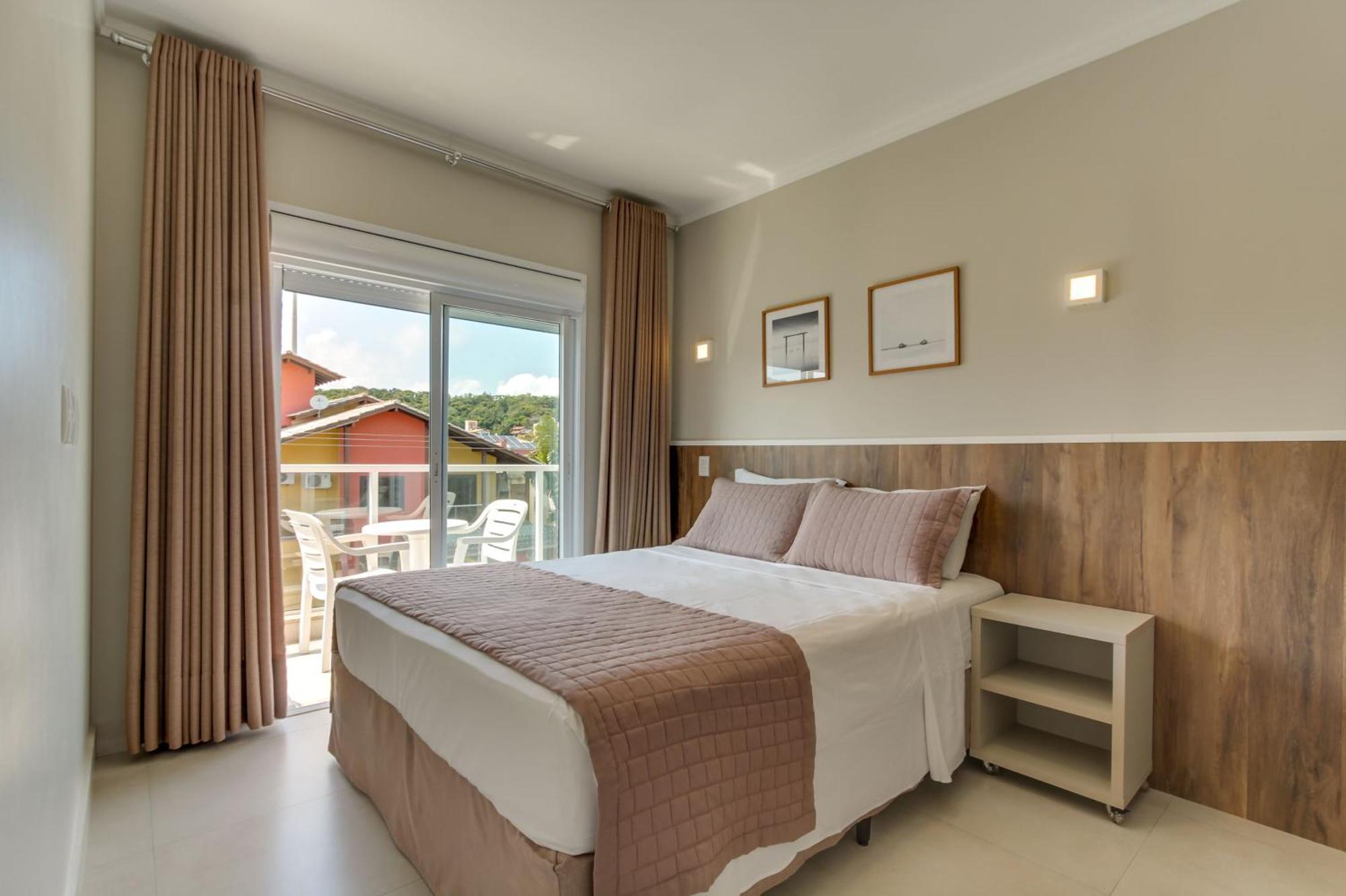 דירות בומבינאס Residencial Casa Flora מראה חיצוני תמונה